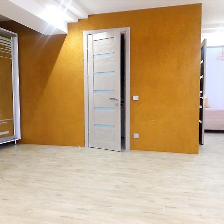 Light Apartment Center City Chişinău Extérieur photo
