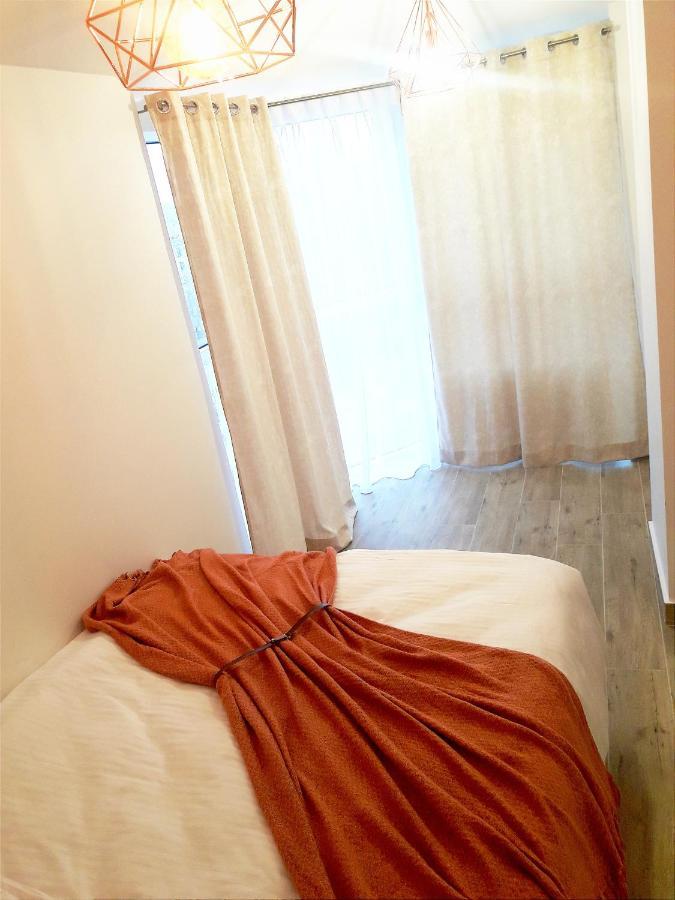 Light Apartment Center City Chişinău Extérieur photo