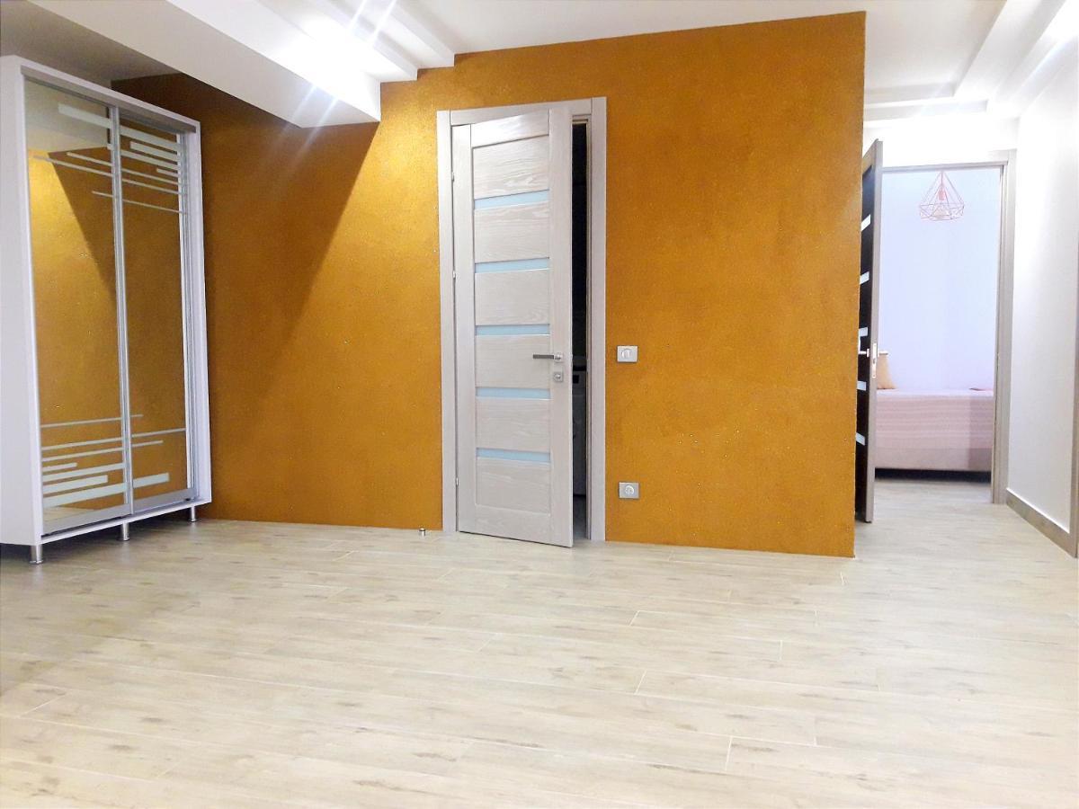 Light Apartment Center City Chişinău Extérieur photo
